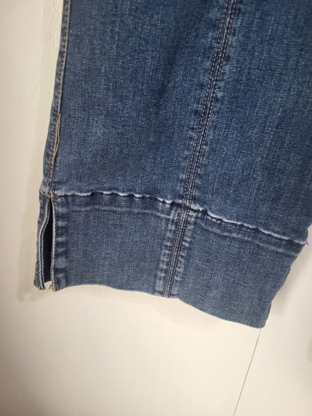 Democracy SZ 16 High Rise Center Seam Kick Flare Jeans Slit Hem Ab Technology - Picture 7 of 8